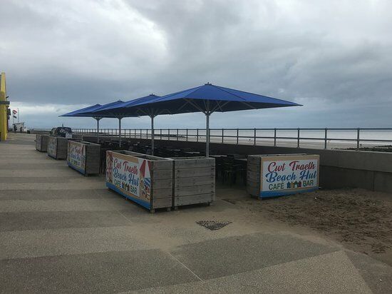 Beach Hut Cafe & Bar